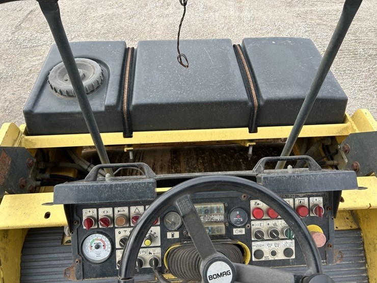 2001-bomag-bw141ad-2-image-50