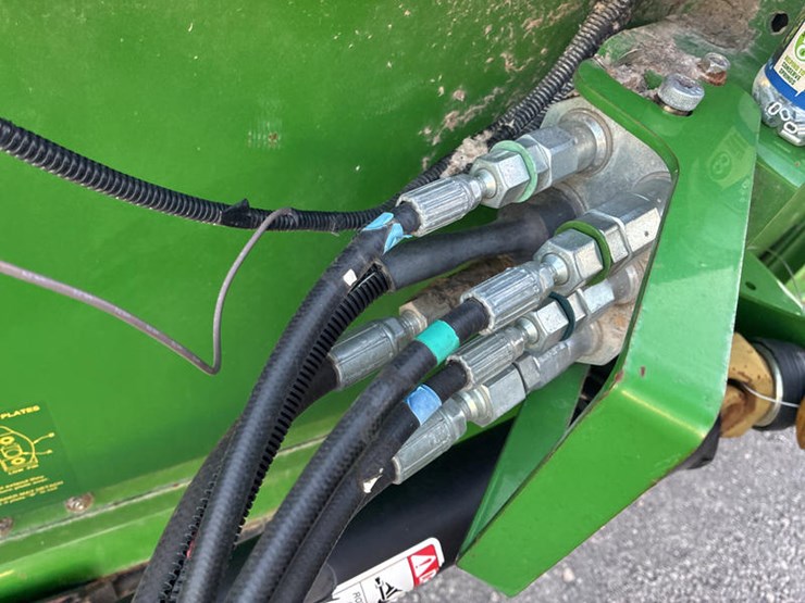 2011-john-deere-635f-image-36