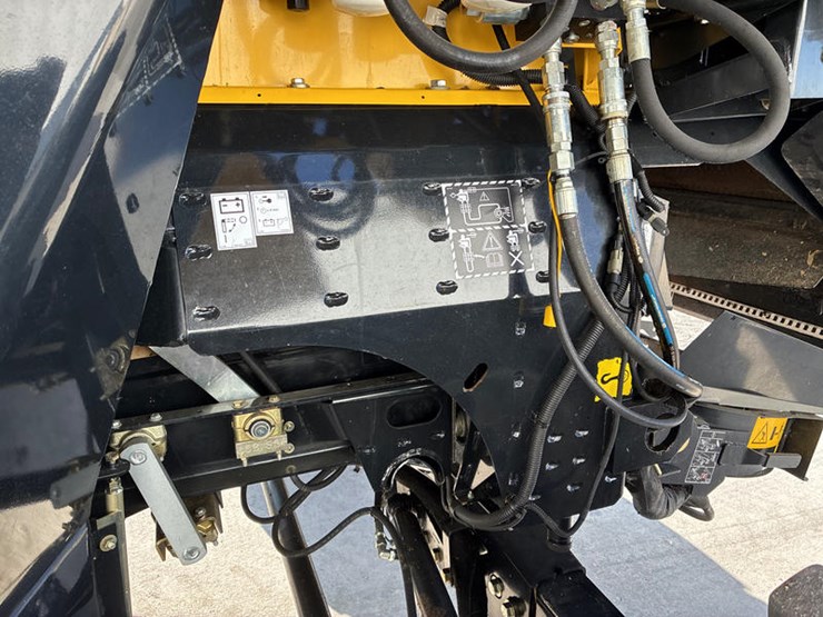 2018-new-holland-cr8.90-image-50