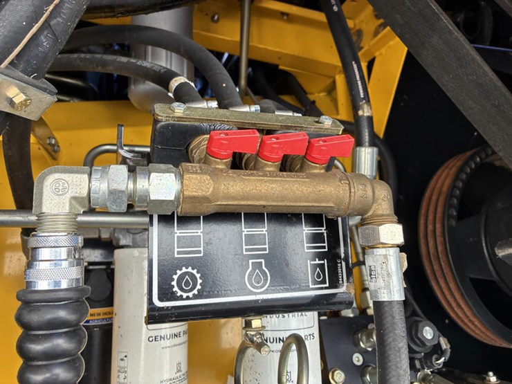 2018-new-holland-cr8.90-image-49