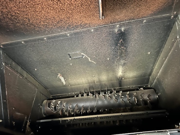 2010-case-ih-6088-image-31