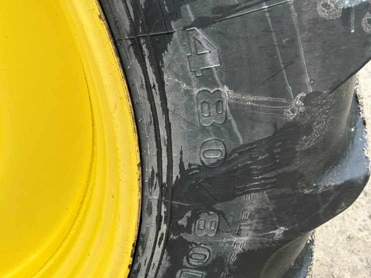 2015-john-deere-8320r-image-24