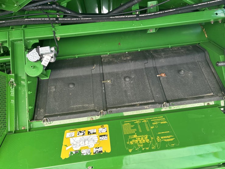 2006-john-deere-9660-sts-image-49