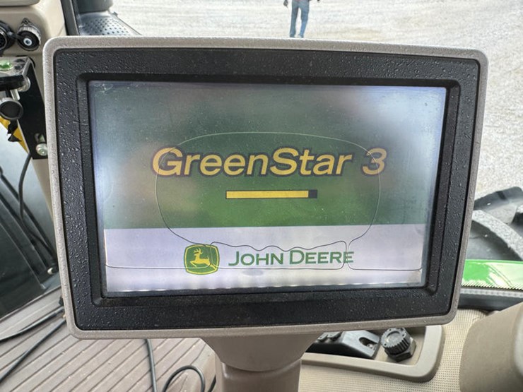 2011-john-deere-8335r-image-58