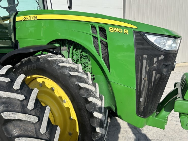 2012-john-deere-8310r-image-8