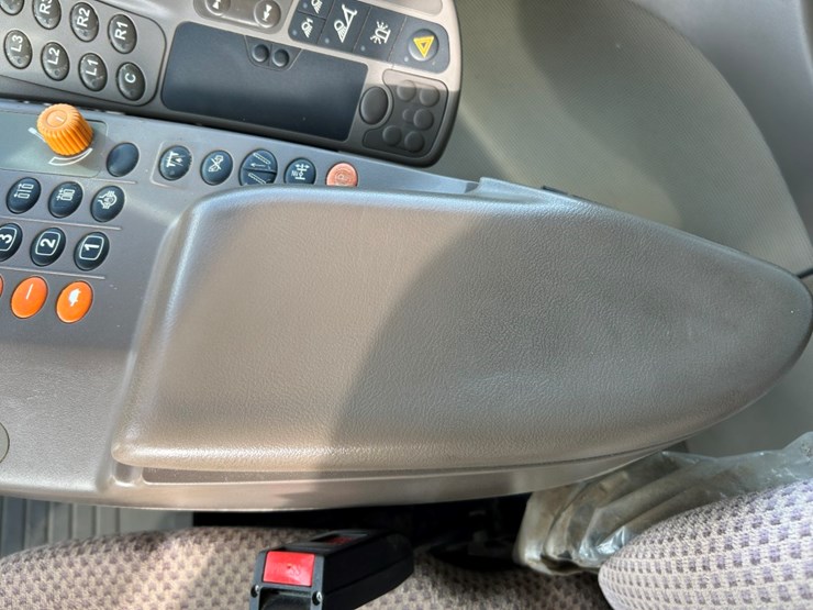 2015-john-deere-r4030-image-30