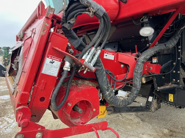 2010-case-ih-6088-image-49