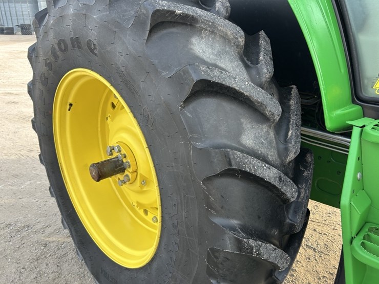 2023-john-deere-6155m-image-43