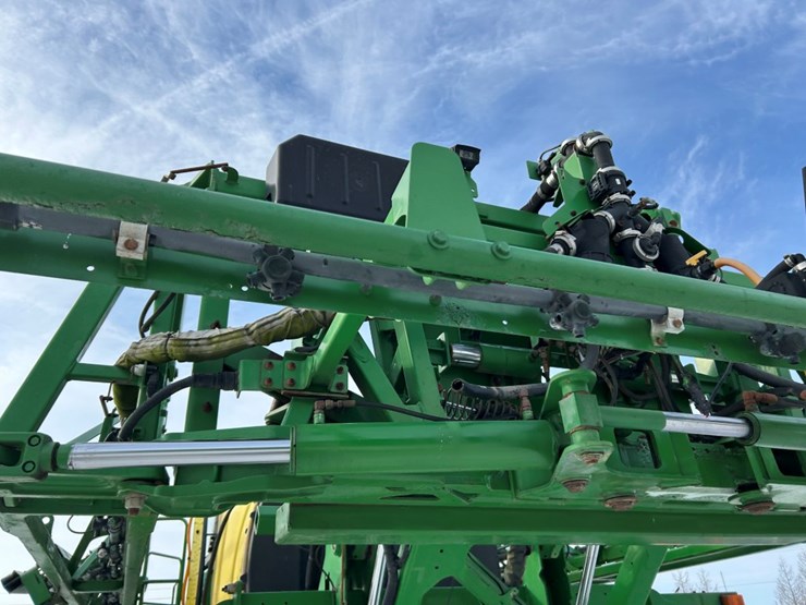 2015-john-deere-r4030-image-18