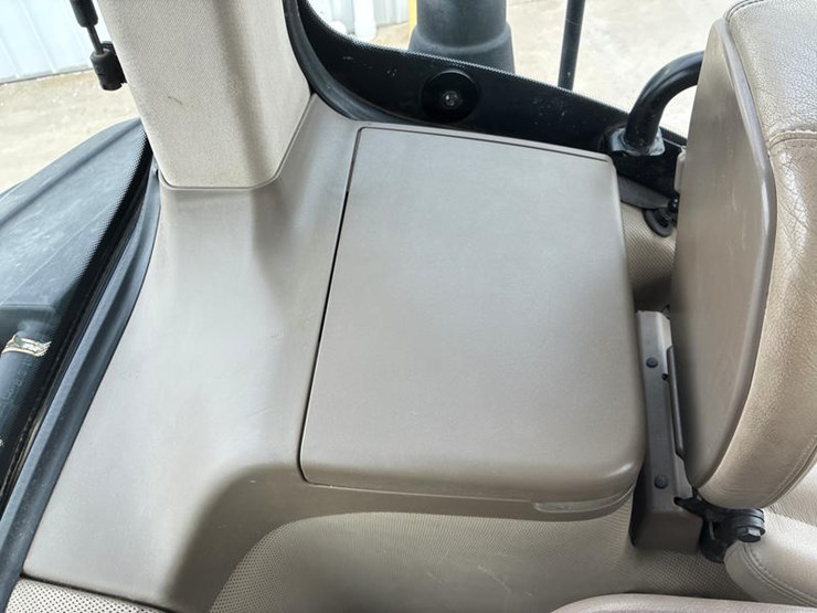 2011-john-deere-8335rt-image-84