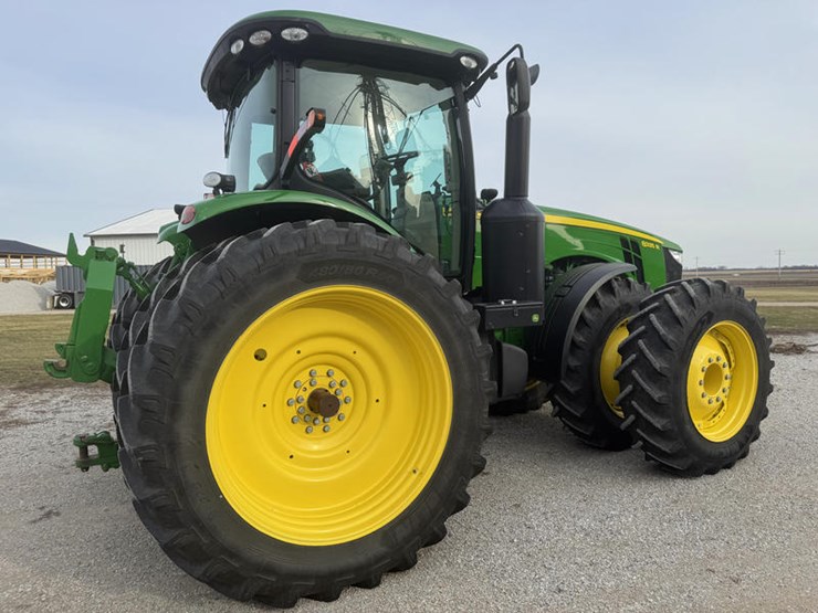 2011-john-deere-8335r-image-29
