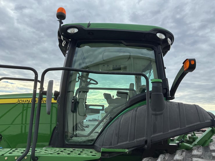 2011-john-deere-8335rt-image-33