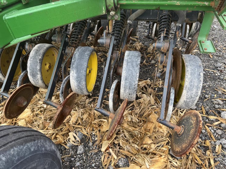 john-deere-750-image-13