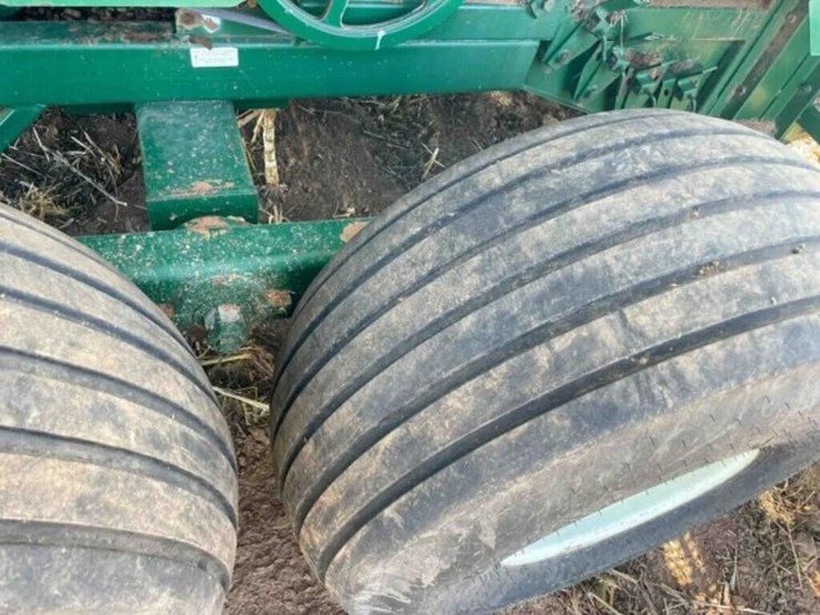 kmc-3360-peanut-harvester-image-13