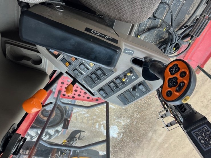 2010-case-ih-6088-image-56