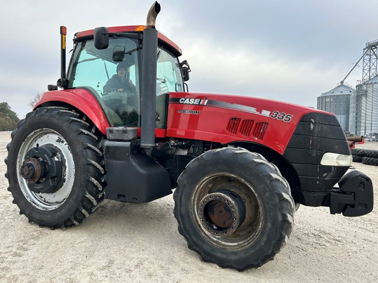 2009-case-ih-magnum-335-image-9