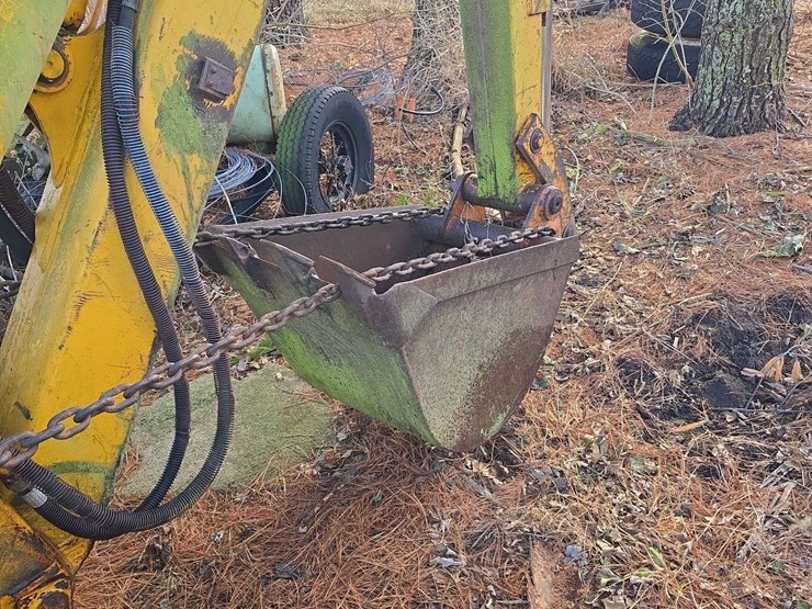 case-tractor-backhoe-with-loader,-2wd,-outriggers,-no-motor,-has-been-sitting-image-10