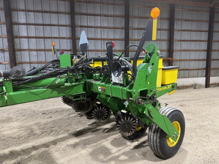 2008-john-deere-1770-image-28