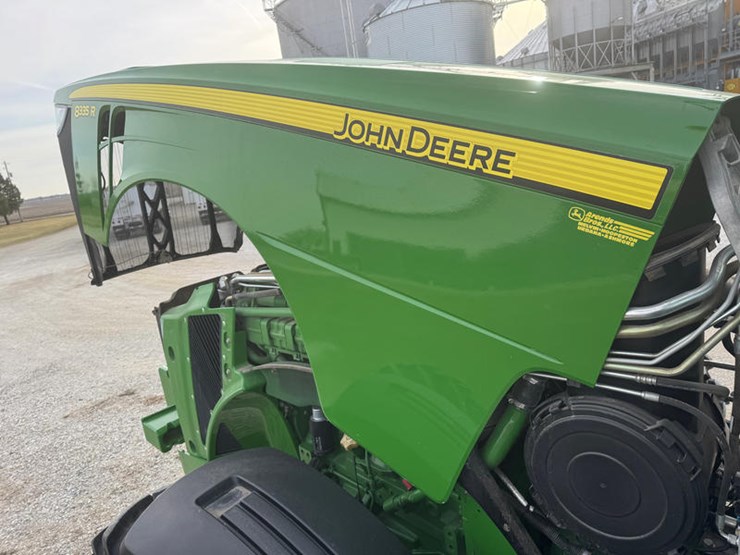 2011-john-deere-8335r-image-51