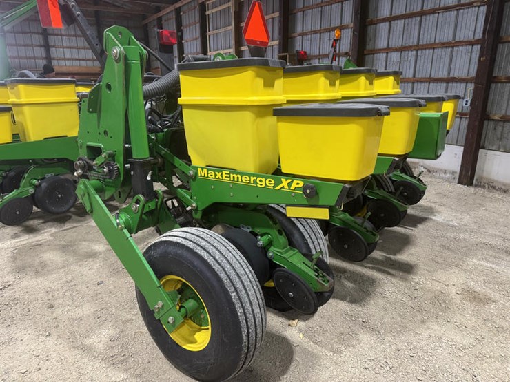 2008-john-deere-1770-image-26