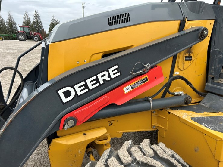 2021-deere-310sl-hl-image-12