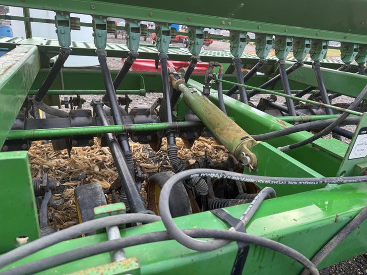 john-deere-750-image-8