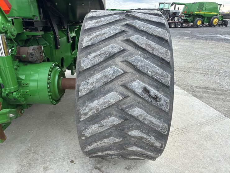 2011-john-deere-8335rt-image-56