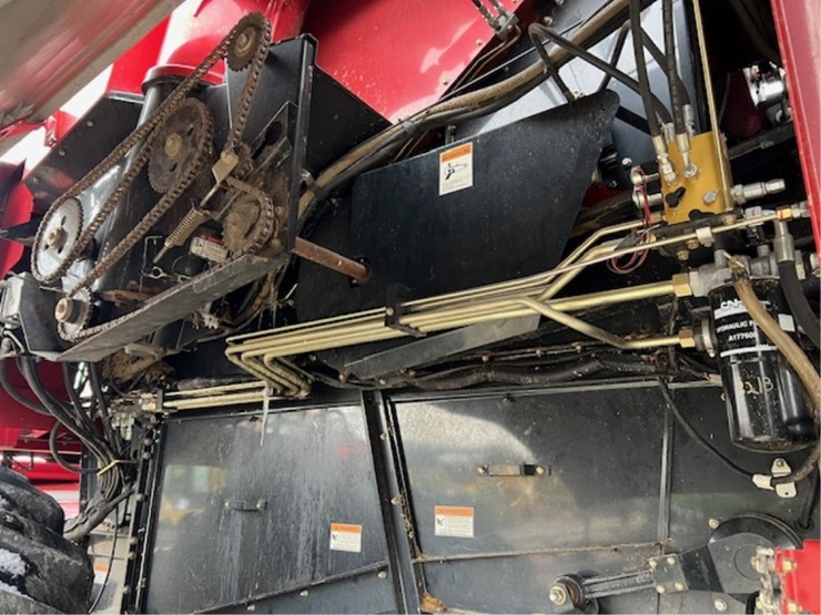 2010-case-ih-6088-image-22