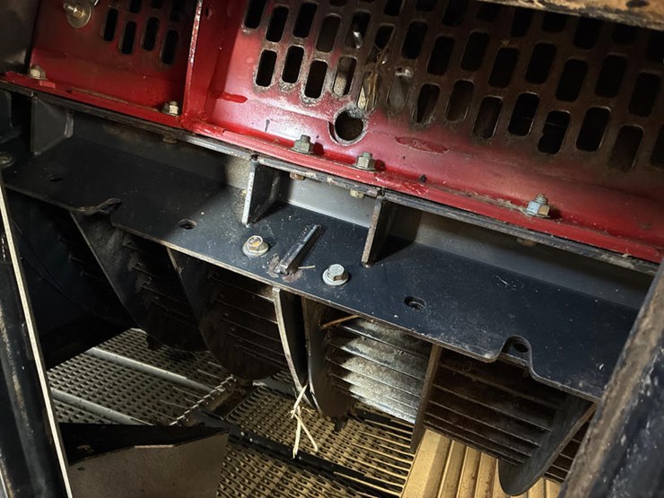 2010-case-ih-7120-image-82