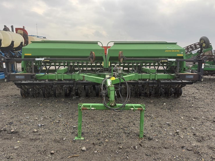 john-deere-1590-image-1