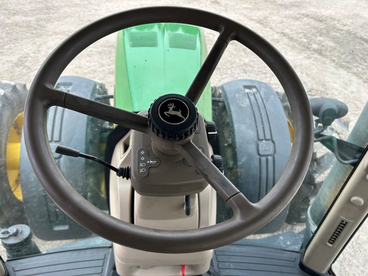 2015-john-deere-8320r-image-19