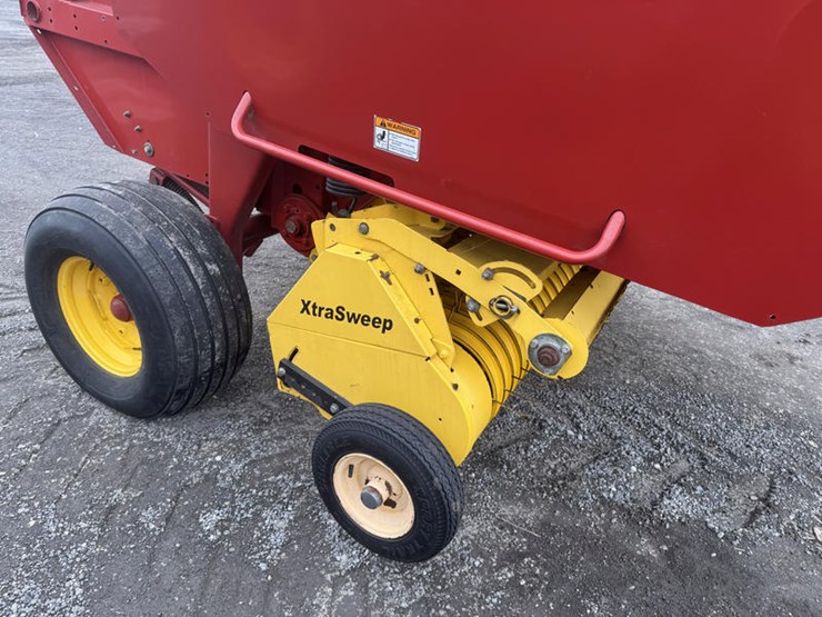 2013-new-holland-br7070-image-9