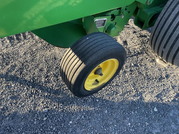 1997-john-deere-566-image-9