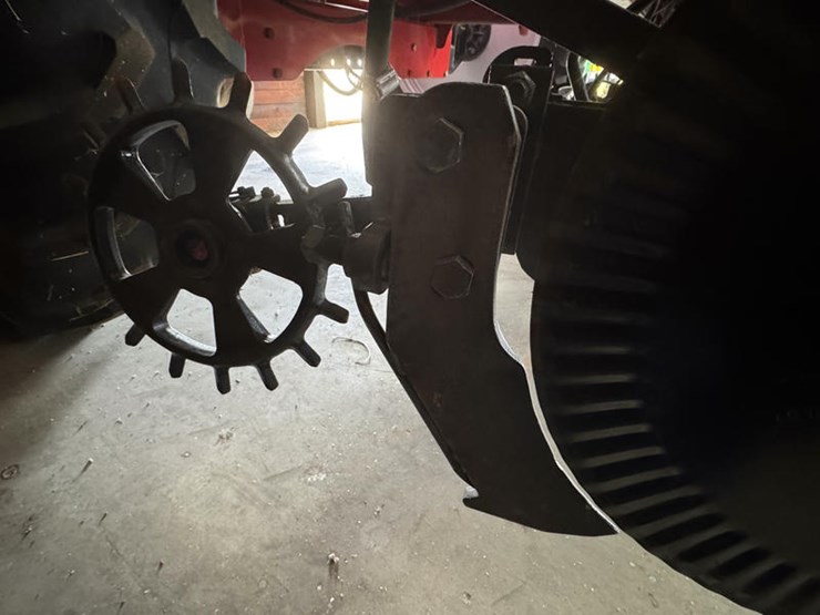 case-ih-2800-image-25