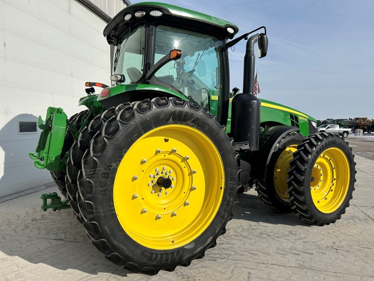 2012-john-deere-8310r-image-3