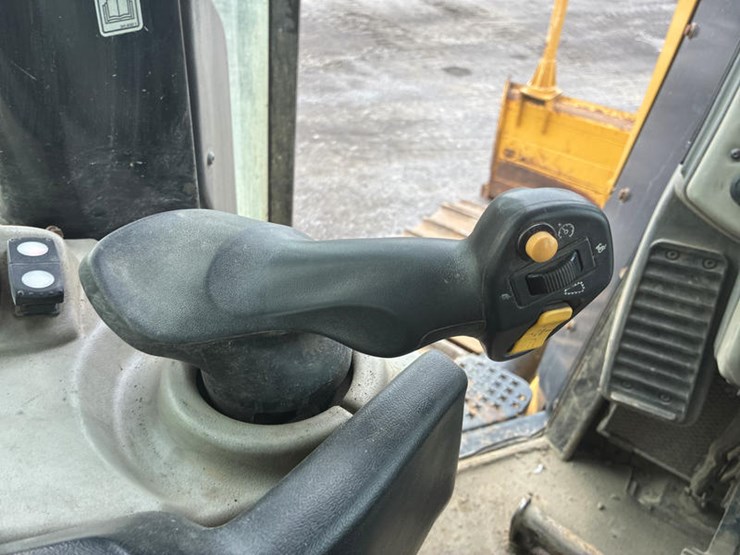 2016-caterpillar-d6n-lgp-image-36