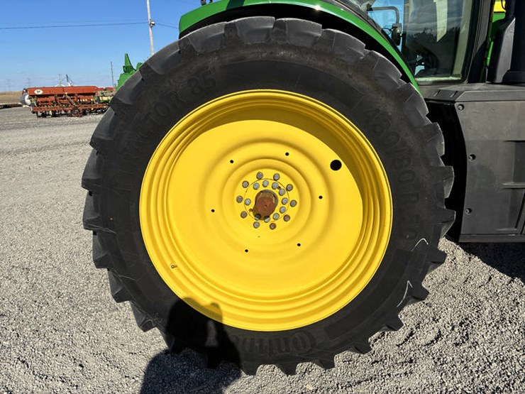 2014-john-deere-8295r-image-61