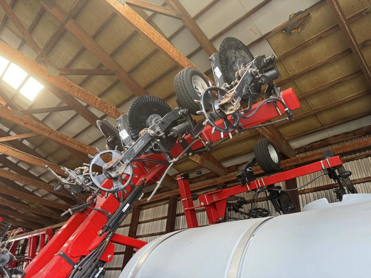 case-ih-2800-image-18