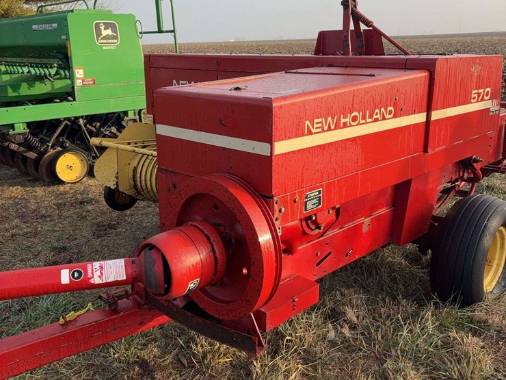 new-holland-570-image-2