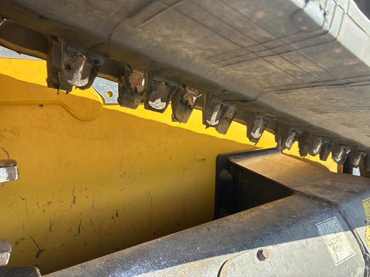 2022-new-holland-c334-image-27