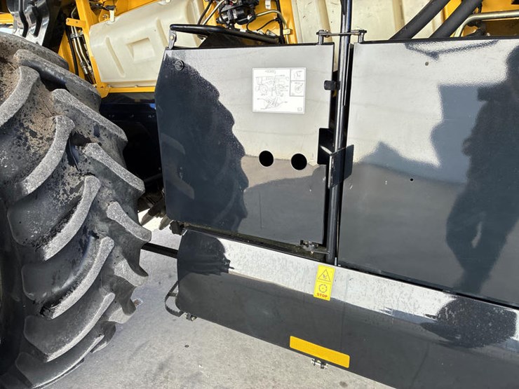 2018-new-holland-cr8.90-image-46