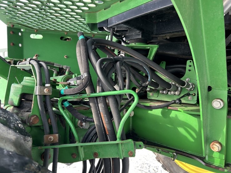 2015-john-deere-r4030-image-51