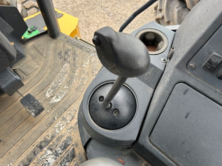 2021-deere-310sl-hl-image-41