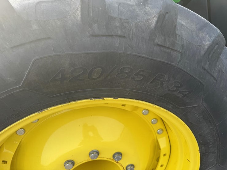 2011-john-deere-8335r-image-14