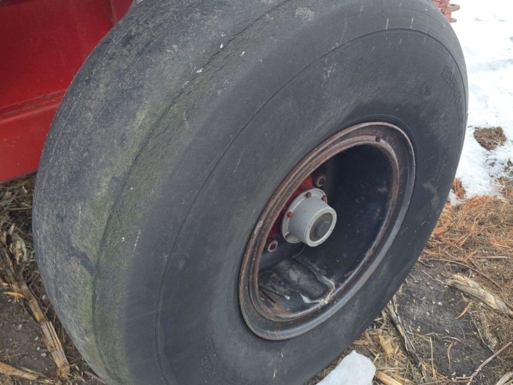 brent-1000-wagon,-rear-brakes,-double-rear-axle,-2-compartments,-center-dump-image-11