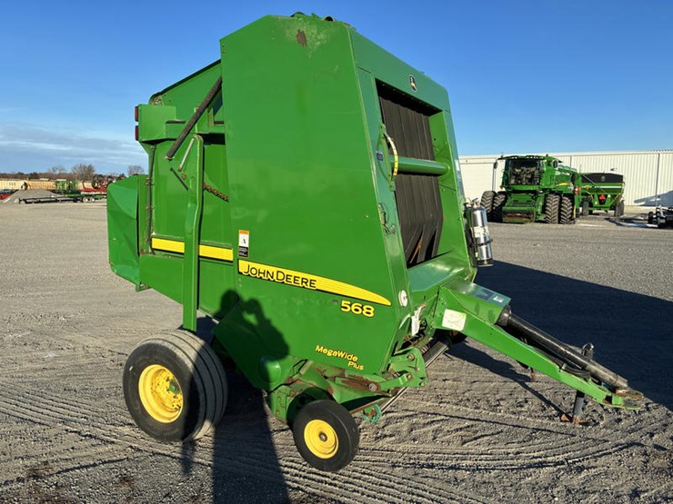2009-john-deere-568-image-1