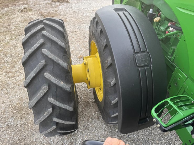 2011-john-deere-8335r-image-42