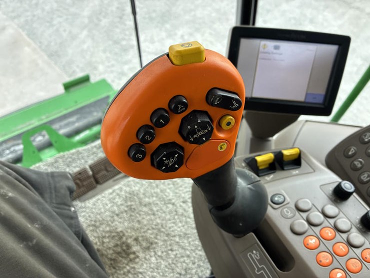 2013-john-deere-s690-image-105