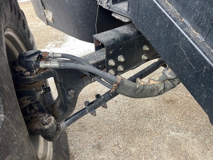 2010-case-ih-6088-image-37