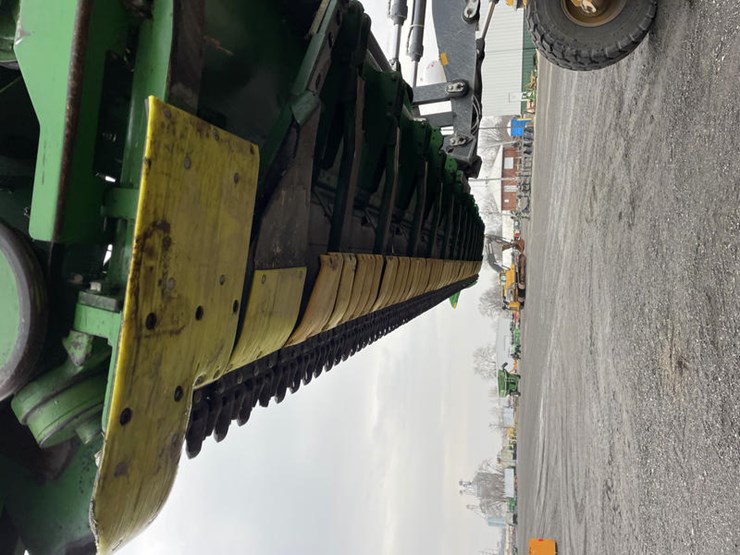 2011-john-deere-635f-image-23